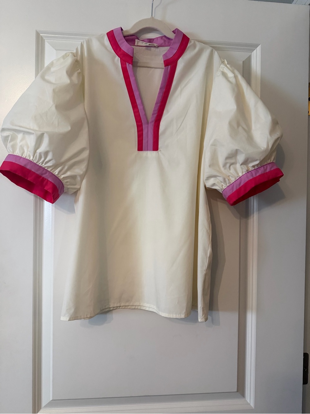Entro women’s Cream Puff Sleeve Tunic with Pink Trim